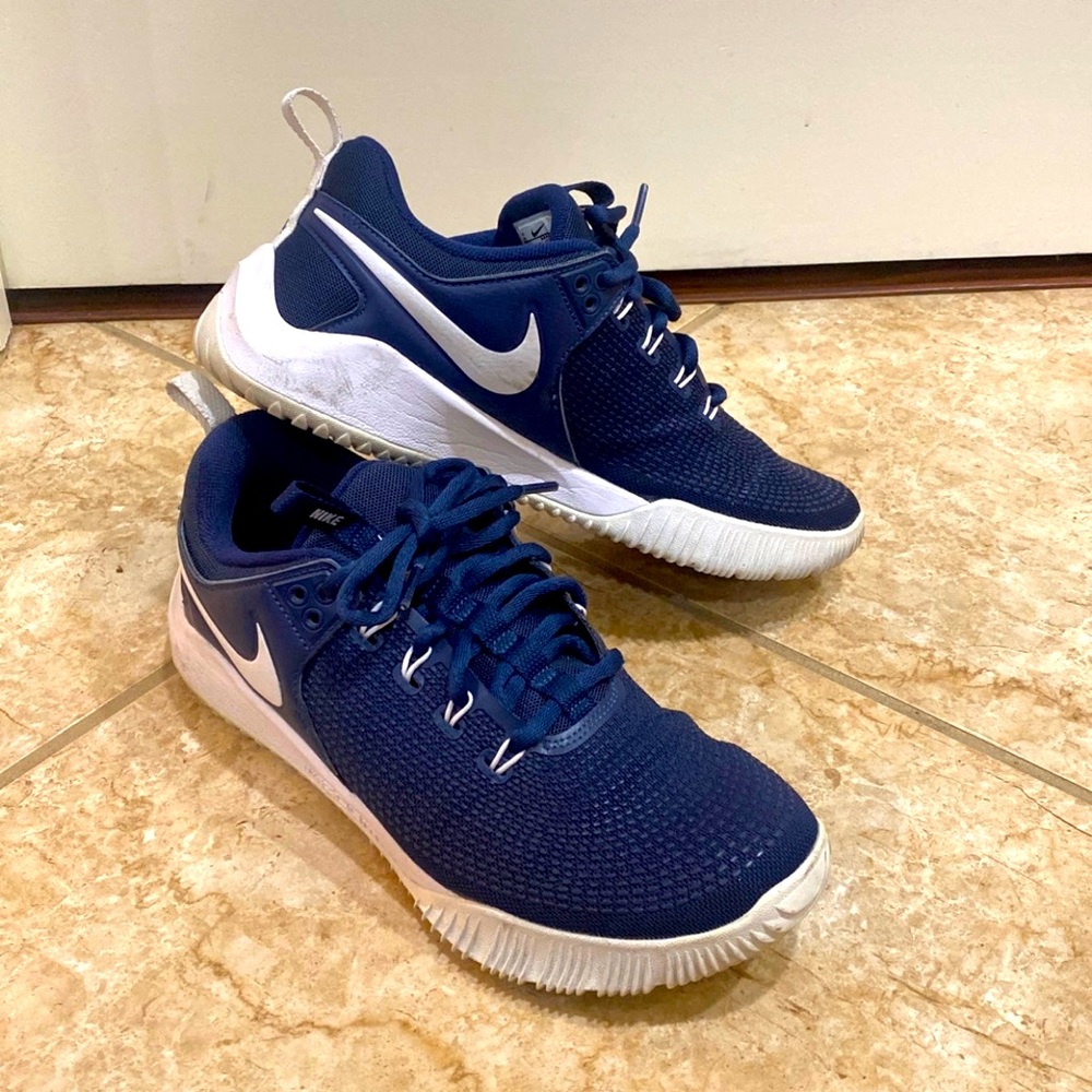 Navy blue Nike Runners